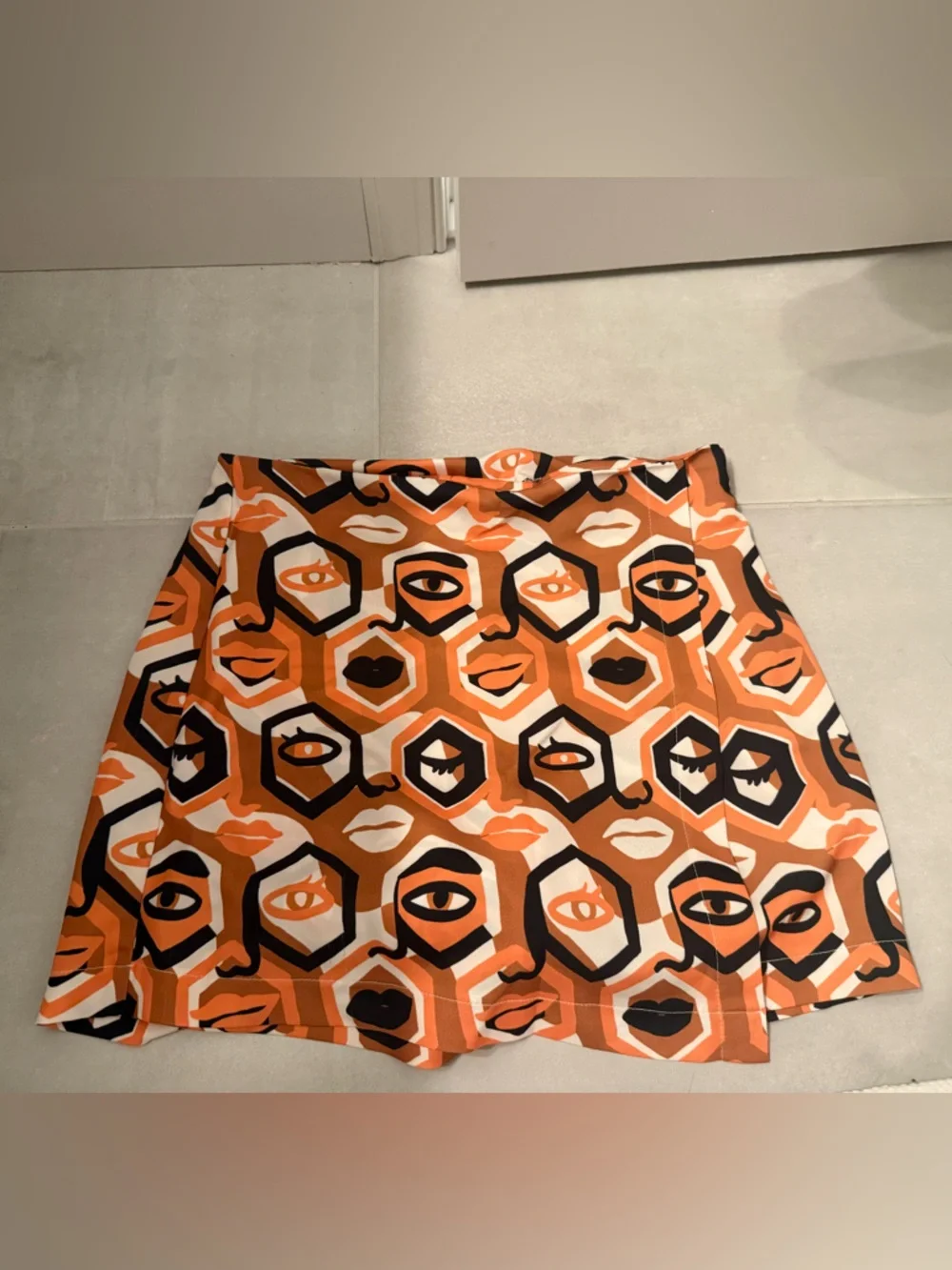Dazey LA Orange, Black & White Geometric Face Print Skort - Picture 2 of 5